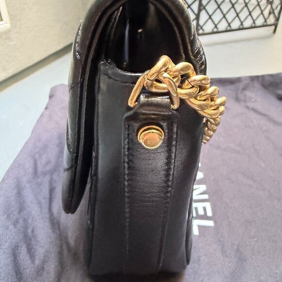 Rare Chanel 23P Mini Flap Black Calfskin Distressed Gold Cruise 2023 Microchip - Picture 9 of 16